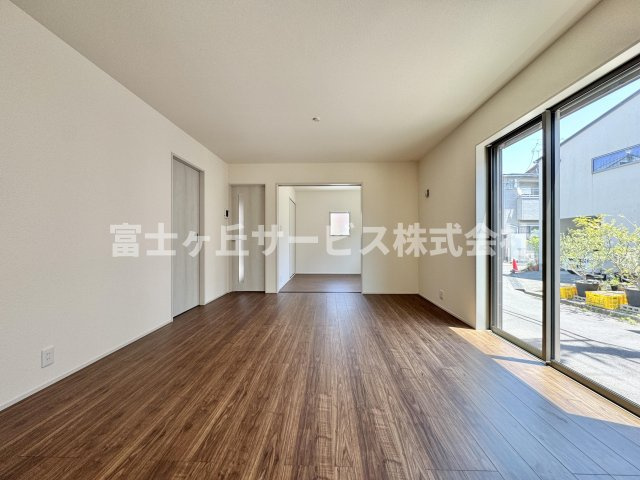 【居間・リビング】 | 静岡市清水区八千代町 新築一戸建て | リビングです