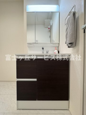 【独立洗面台】 | 静岡市清水区八千代町 新築一戸建て | 朝の身支度に便利な独立洗面台です