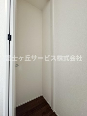 【収納】 | 静岡市清水区八千代町 新築一戸建て | 玄関にあるシューズクロークです