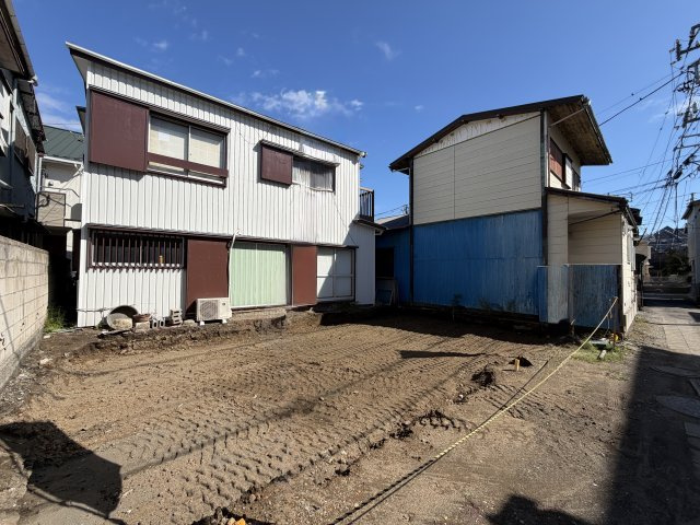 海まで徒歩2分！潮の香りがする場所にある売地の外観