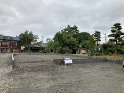 【外観】 | 静岡市清水区三保 新築一戸建て 1号棟 | 現在建築中の外観画像です。ご内覧は同じメーカーの完成物件へご案内いたしますので、いつでもご相談ください！