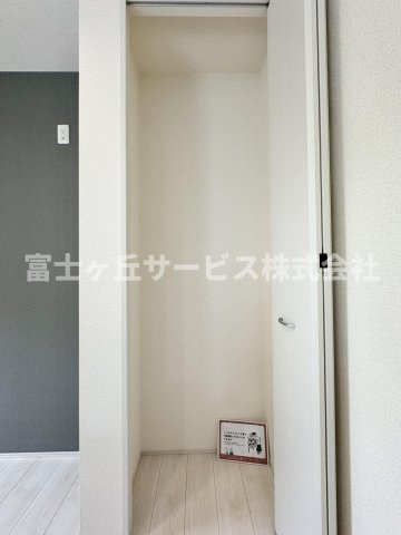 【収納】 | 静岡市清水区三保 新築一戸建て 2号棟 | キッチンにあるパントリーです