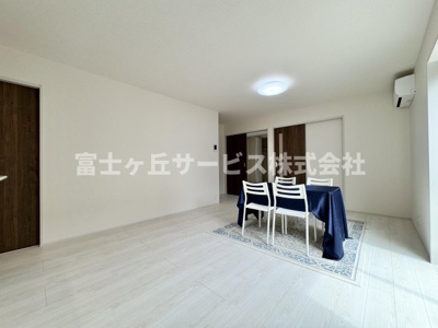 【居間・リビング】 | 静岡市清水区三保 新築一戸建て 2号棟 | リビングです