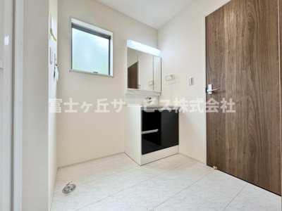 【脱衣所】 | 静岡市清水区三保 新築一戸建て 2号棟 | 脱衣場です