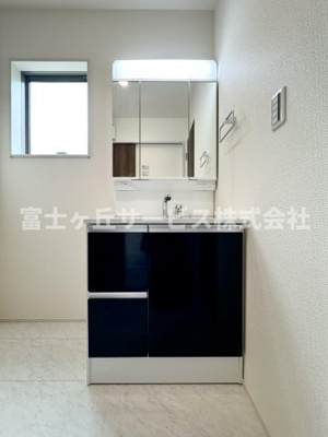 【独立洗面台】 | 静岡市清水区三保 新築一戸建て 2号棟 | 朝の身支度に便利な独立洗面台です