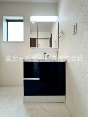 【独立洗面台】 | 静岡市清水区三保 新築一戸建て 2号棟 | 朝の身支度に便利な独立洗面台です