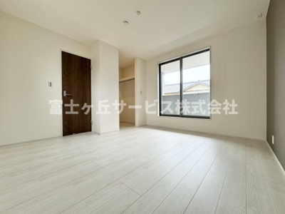 【寝室】 | 静岡市清水区三保 新築一戸建て 2号棟 | 落ち着いて過ごせる寝室です