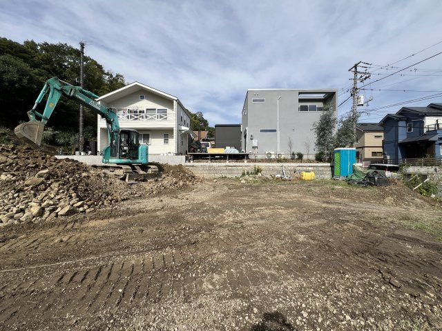 自然と調和する鎌倉二階堂の新築住宅の画像