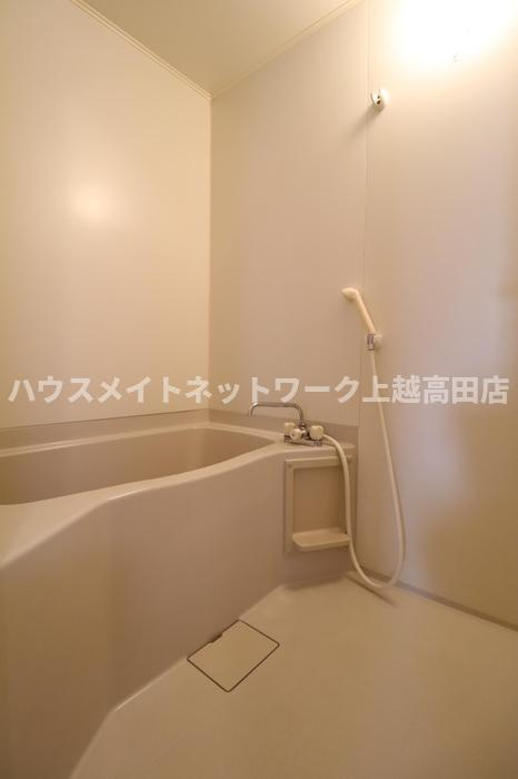 コーポパピヨンの浴室|浴室（同室タイプ２０１号室の画像を掲載）
