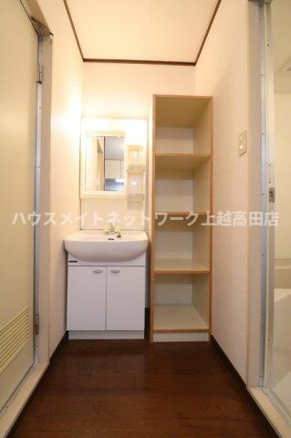 コーポパピヨンの独立洗面台|洗面化粧台（同室タイプ２０１号室の画像を掲載）
