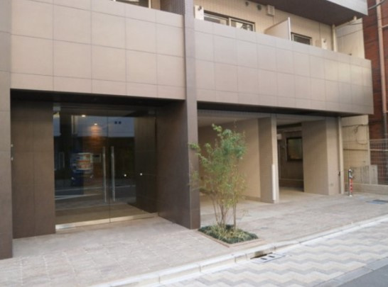 アイル・イムーブル西日暮里のエントランス