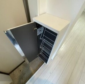 Best Stage 西日暮里の玄関