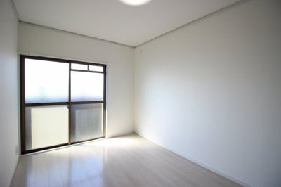 【洋室】 | モダンアパートメント高槻城南