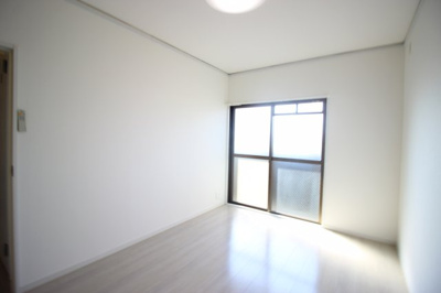 【洋室】 | モダンアパートメント高槻城南