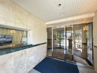 【エントランス】