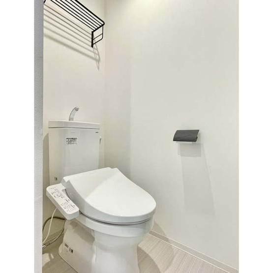 【トイレ】 | Ｓｕｒｆ　Ｄｅｃｋ | ☆温水洗浄便座　※モデルルーム写真