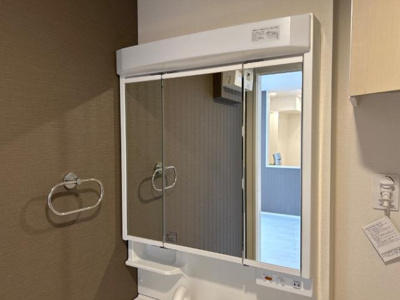 【洗面所】 | フォンテーヌ358 | 三面鏡
