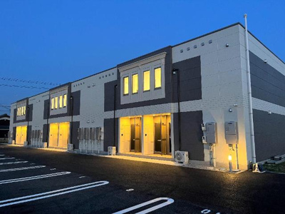 【外観】 | CHARME　(シャルム) | 外観写真（夜）