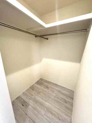 ★どの季節にも役立つエアコン付き★