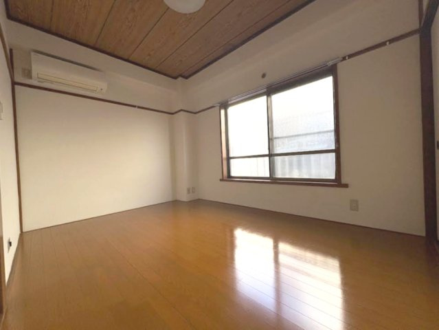 エクセル渋谷本町(シブヤホンマチ)の洋室