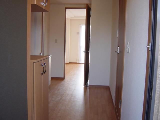 コート・ヴィラージュＡの内装|廊下