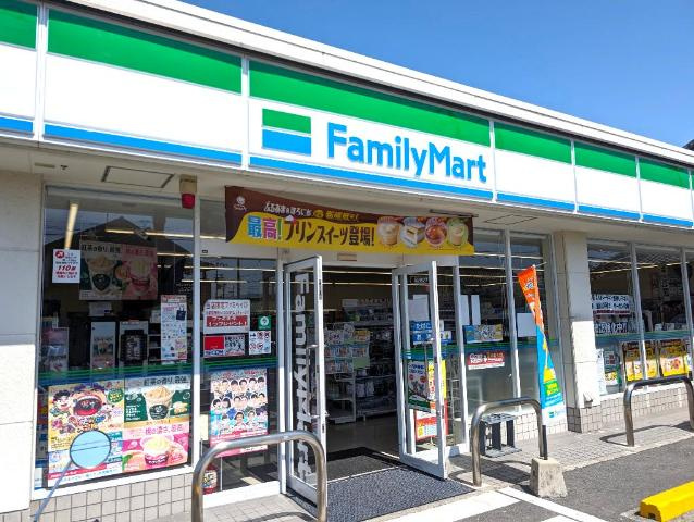 パレスさくらＢの周辺|ファミリーマート岸和田岡山町店まで662ｍ