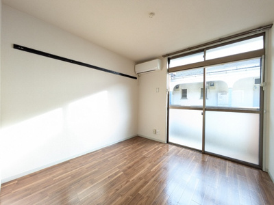 ★洋室にはエアコン設置済み★