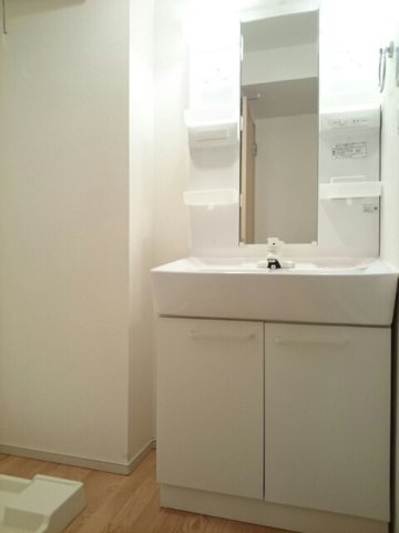 サニーテラスの洗面所|脱衣スペースもあります