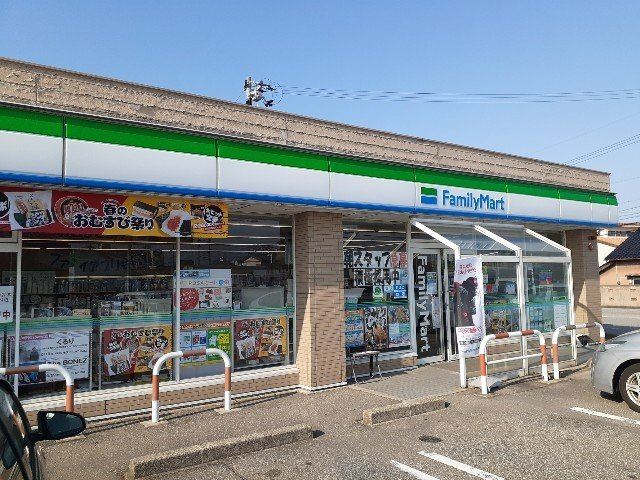 シエル　ブルーの周辺|ファミリーマート向新庄店まで500m