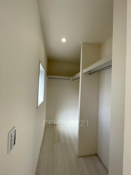 渋川行幸田第2 1号棟の収納|ハンガーパイプ付きクローゼットです。