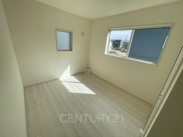 渋川行幸田第2 1号棟の洋室|２面採光の明るい洋室です。