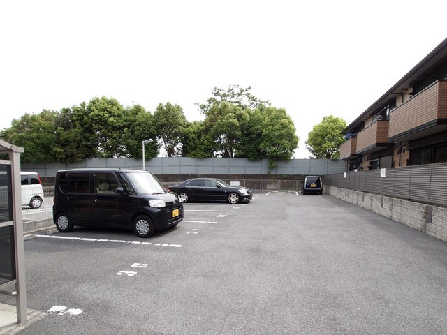 ヴィルヌーブＤの駐車場