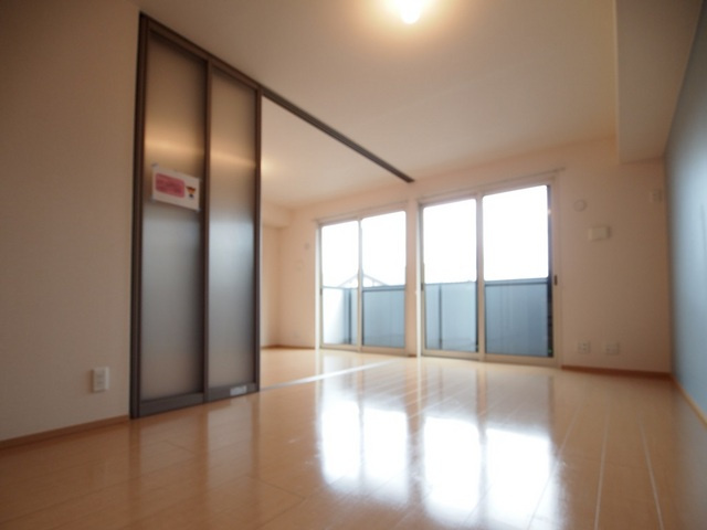 ヴィルヌーブＤの居間・リビング