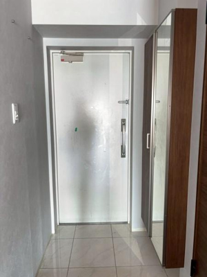 【玄関】 | ＲＥＧＡＬＯ | 写真は同タイプの別のお部屋のものです。