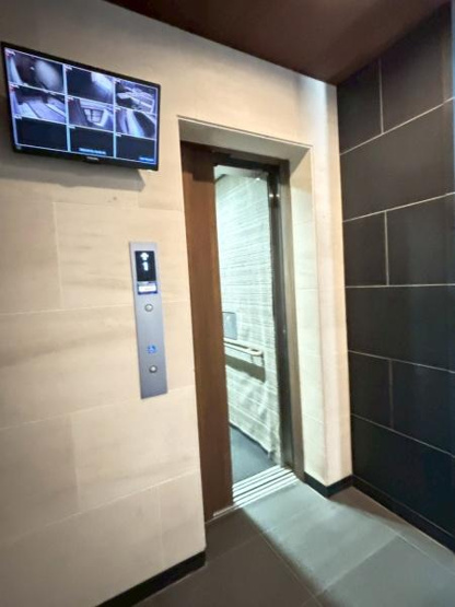 【エントランス】 | ＲＥＧＡＬＯ | エレベーター