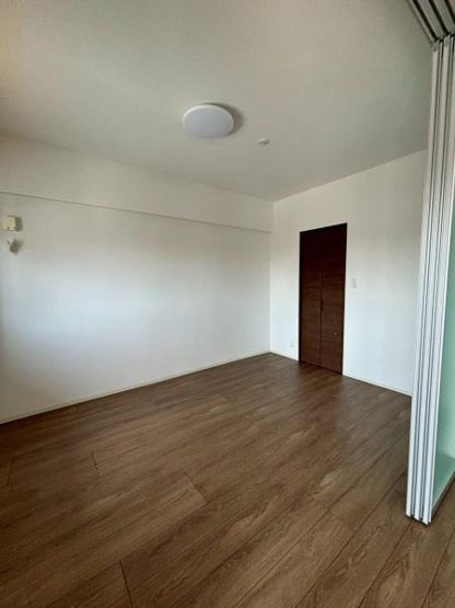 【洋室】 | ＲＥＧＡＬＯ | 写真は同タイプの別のお部屋のものです。