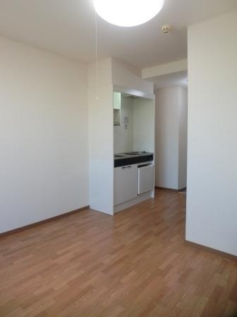 メゾンルリエルの居間・リビング|★広さは十分★