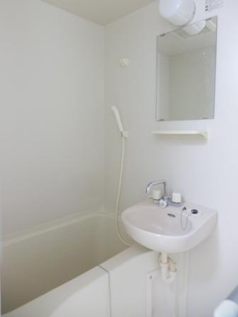 メゾンルリエルの浴室|★広めのお風呂です★