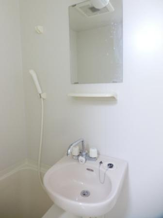 メゾンルリエルの洗面所|★洗面台と鏡付き★