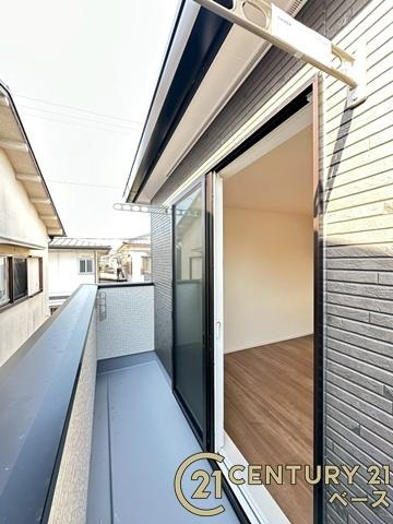 ファーストタウン小吉田 ／新築一戸建のバルコニー|■現地撮影写真■日当たりのよい広々バルコニー！お布団干しもラクに行えます！