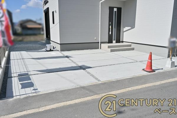 リーブルガーデン東九条町 ／新築一戸建の駐車場|■現地撮影写真■駐車スペース２台分完備！