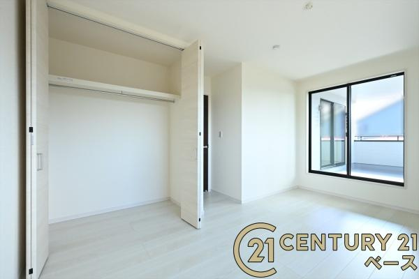 リーブルガーデン東九条町 ／新築一戸建の収納|■広々としたＷＣＬを完備！大きな荷物も楽々収納！■