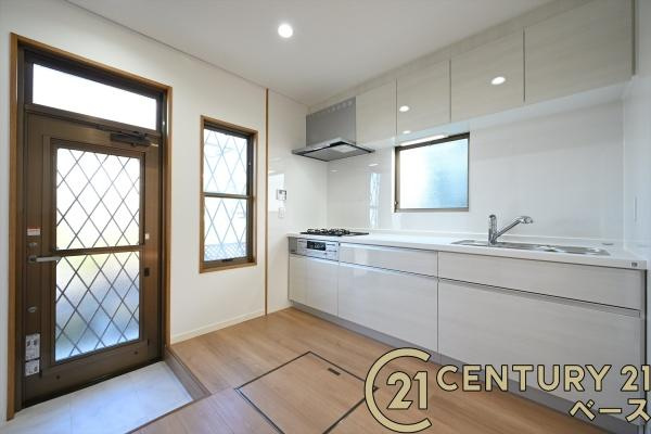 桜井市大福　一戸建のキッチン|■現地撮影写真■収納力と使いやすさを追求したキッチンです！