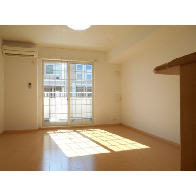 クロスローズ参番館の居間・リビング