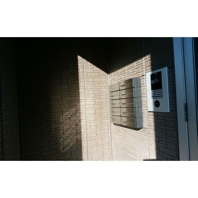 瑞穂市別府のアパートのエントランス