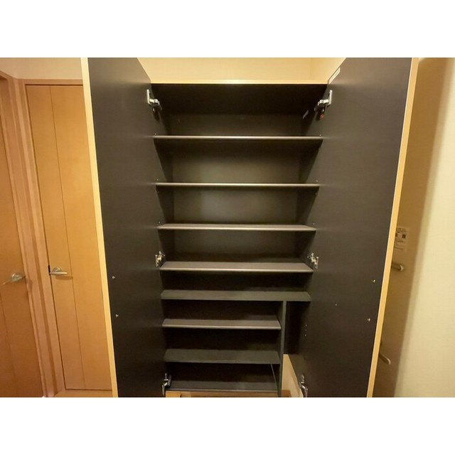 岐阜市北一色１０丁目のアパートの玄関