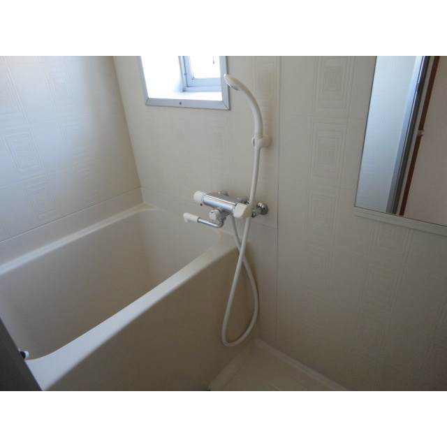 コーポ堀江（西鶉）の浴室|浴室