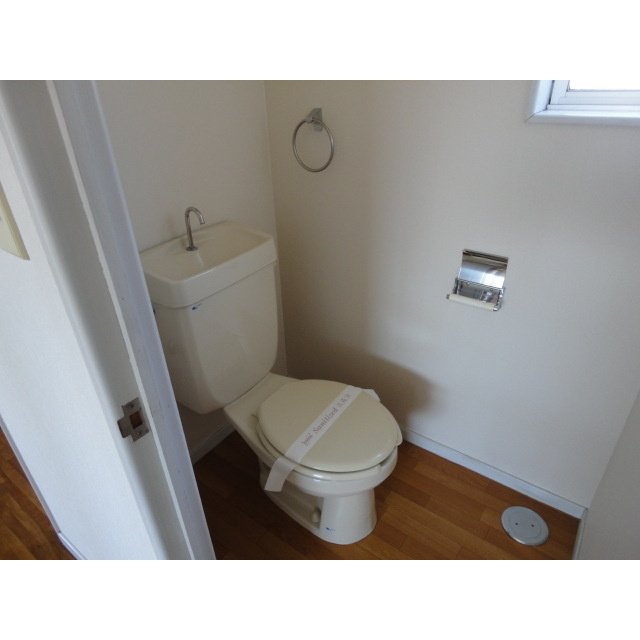 コーポ堀江（西鶉）のトイレ|洋式トイレ