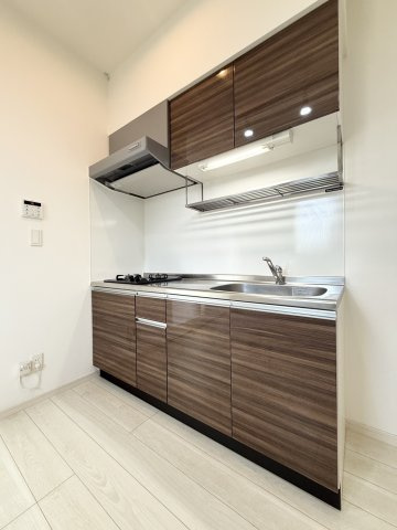 MAISON SOLEILのキッチン|木目調のお洒落なシステムキッチン