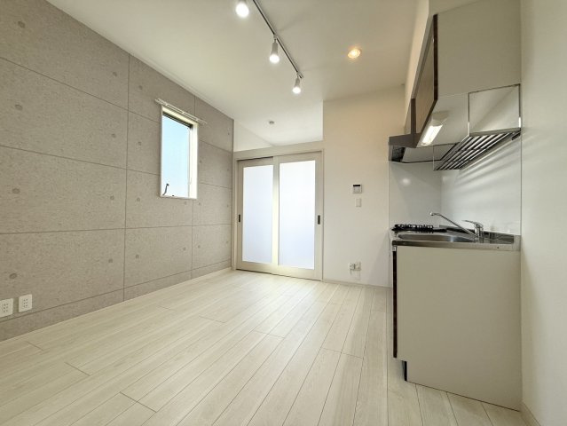 MAISON SOLEILの居間・リビング|8.2帖の開放感のある綺麗なリビング